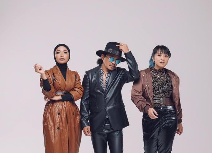 Rayakan 18 Tahun Berkarya, Kotak Rilis Mini Album