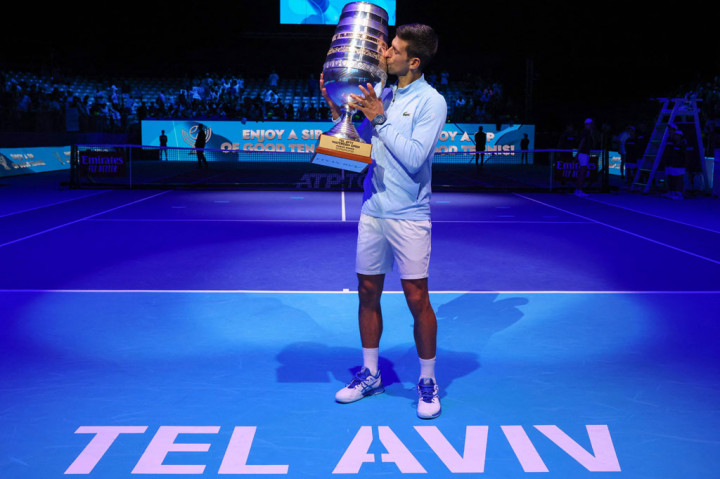 Foto Terpopuler: Djokovic Juara Tel Aviv, hingga Pelukan Anies ke Surya Paloh Usai Deklarasi Capres NasDem