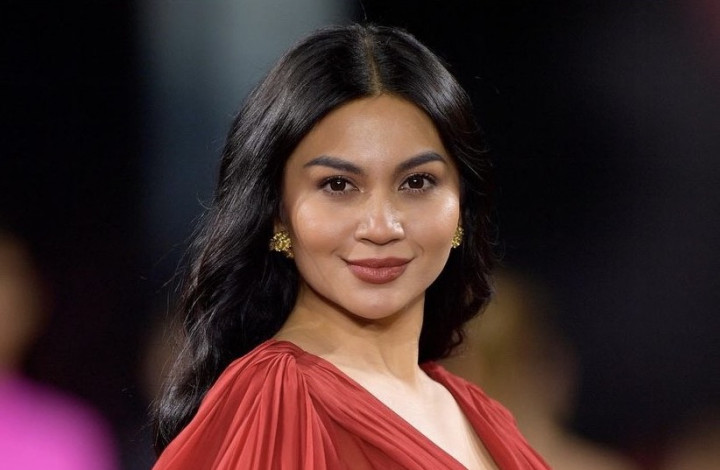 Tampil Memesona di <i>Catwalk Paris Fashion Week</i>, Ariel Tatum Banjir Pujian