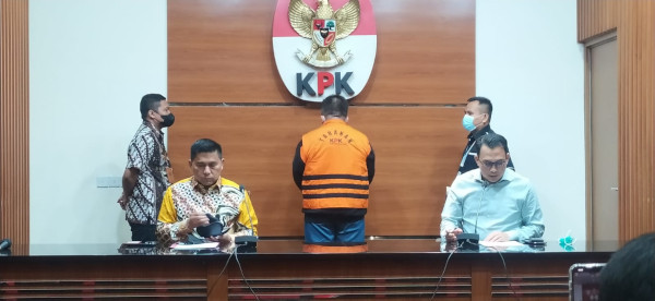 Akhirnya! KPK Tahan Tersangka Terakhir di Kasus Suap Hakim Agung MA