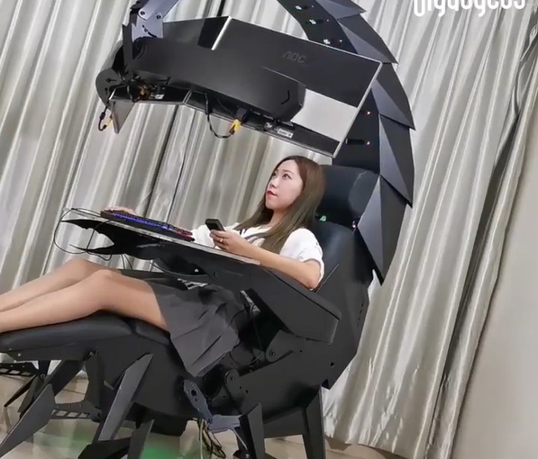 Kursi Gaming Cluvens seperti kalajengking. (Foto: Gigadgets)