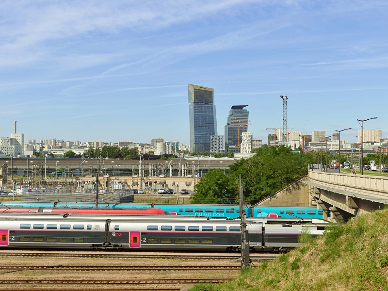 Populer Properti: Sepasang Gedung Miring di Paris hingga Tips Beli Rumah bagi Milenial Populer Properti: Sepasang Gedung Miring di Paris hingga Tips Beli Rumah bagi Milenial