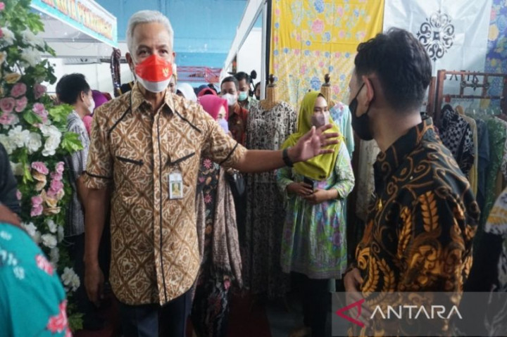 Ganjar Dorong 47 Ribu Pembatik Berkembang di Dunia Digital