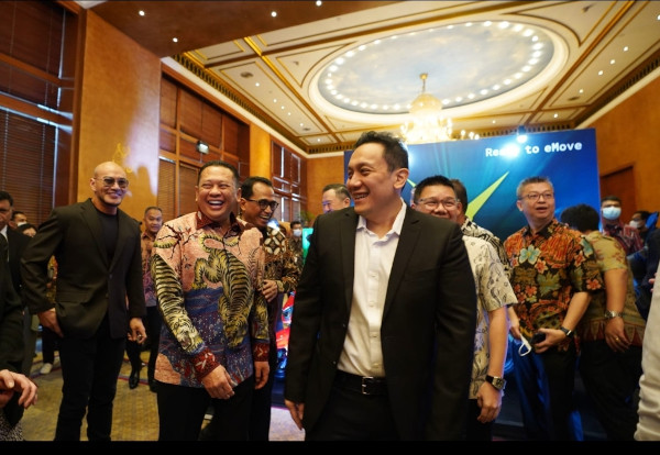 Stafsus Presiden Dorong Percepatan Ekosistem Kendaraan Listrik