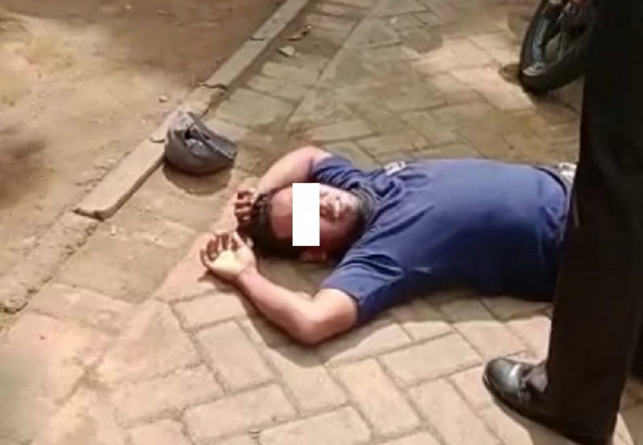 <i>The Power of Mak-Mak</i>, Sambil Gendong Cucu Gagalkan Aksi Maling Motor