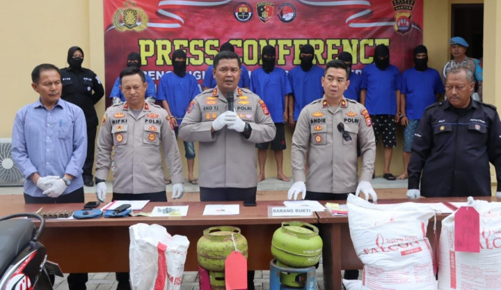 <i>Ngoplos</i> Gas Melon ke Gas 12 Kg, 6 Pelaku di Banten Ditangkap