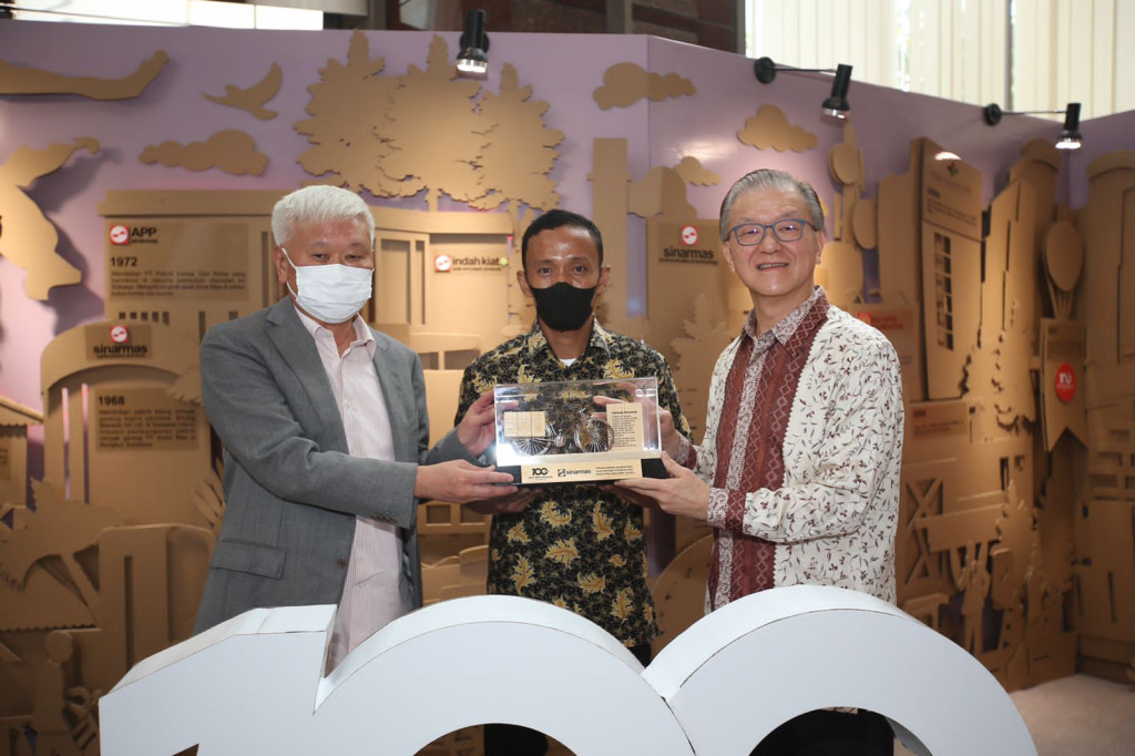 100 Tahun Eka Tjipta Widjaja, Grup Sinar Mas Tularkan Semangat Pantang Menyerah hingga UMKM Naik Kelas 100 Tahun Eka Tjipta Widjaja, Grup Sinar Mas Tularkan Semangat Pantang Menyerah hingga UMKM Naik Kelas