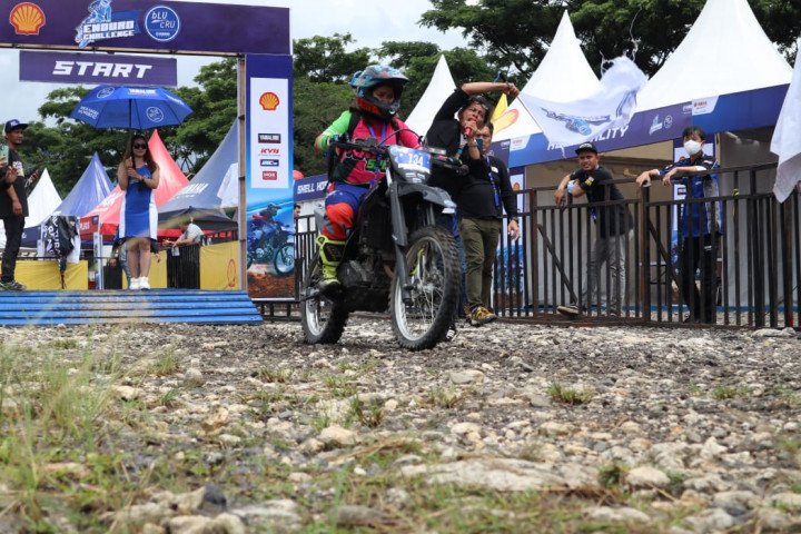 Profil Nanda Helmia Pratiwi, Satu-satunya Peserta Wanita di Yamaha Enduro Challenge