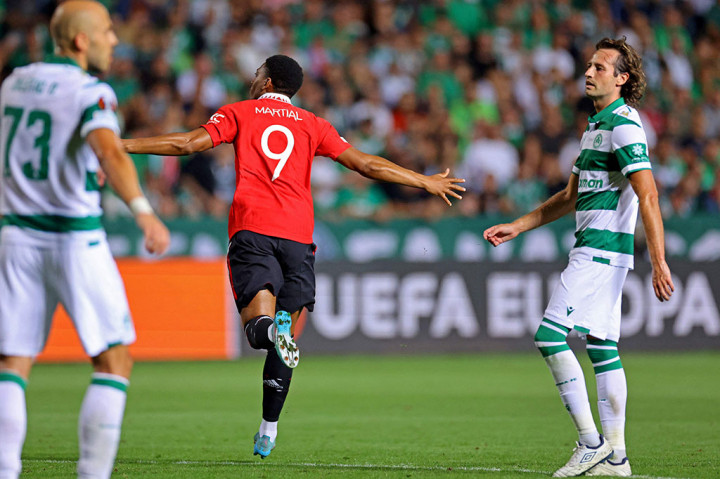 Foto Terpopuler: MU Tundukkan Omonia 3-2, hingga Arema Tuntut Penuntasan Tragedi Kanjuruhan