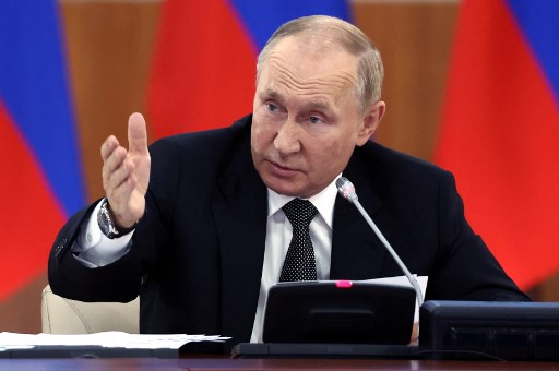 Putin Salahkan Ukraina atas Ledakan Jembatan Krimea, Sebut Pelaku Teroris