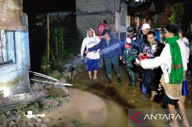 Lokasi longsor di wilayah Puncak, Cisarua, Kabupaten Bogor, Jawa Barat. (ANTARA/HO-Humas Pemkab Bogor)