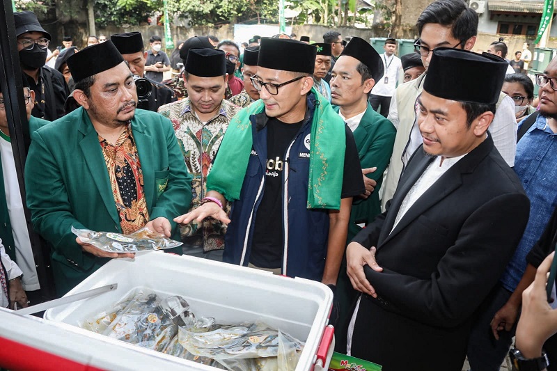 PCNU Jaktim bersama Menparekraf Sandiaga Uno. (Istimewa)