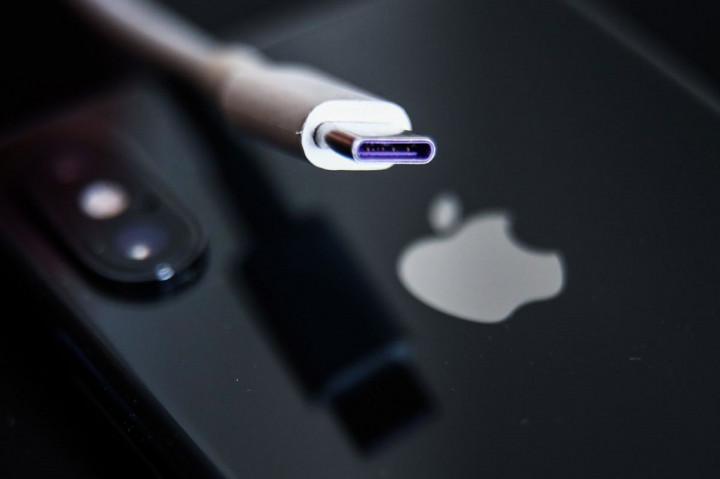 2024, Apple Boyong USB-C ke AirPods dan Aksesori Mac