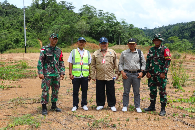 Badan Informasi Geospasial Bersama Kemenhan dan TNI Inspeksi Pilar Batas di Kaltara Badan Informasi Geospasial Bersama Kemenhan dan TNI Inspeksi Pilar Batas di Kaltara
