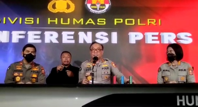 Polri Selisik Temuan Puluhan Botol Miras di Stadion Kanjuruhan