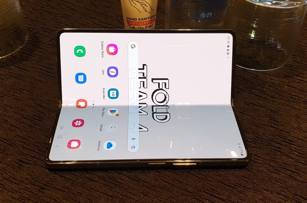 Samsung mengandalkan sejumlah fitur di OS Android 12L di Galaxy Z Fold4 5G, salah satunya Multi-Windows.