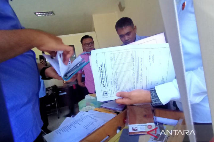 Kantor Dinas Perdagangan Mataram Digeledah terkait OTT Pasar Ampenan NTB