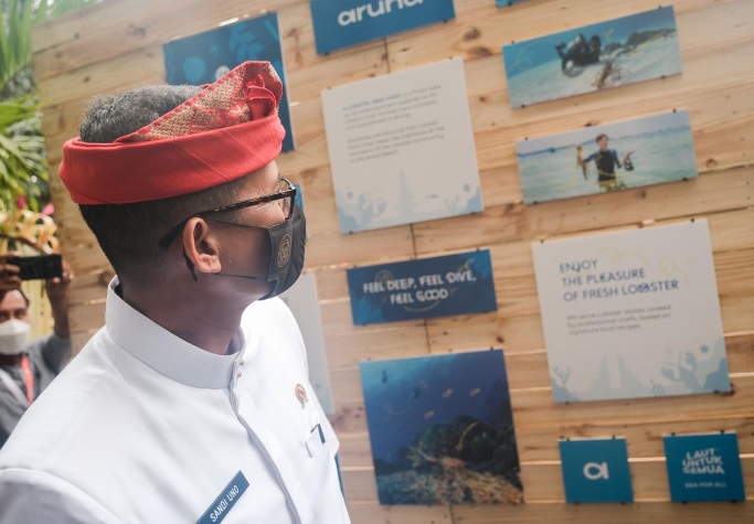 Menparekraf Sandiaga Uno saat mengunjungi A Lobster Farm. (Foto: Kemenparekraf)