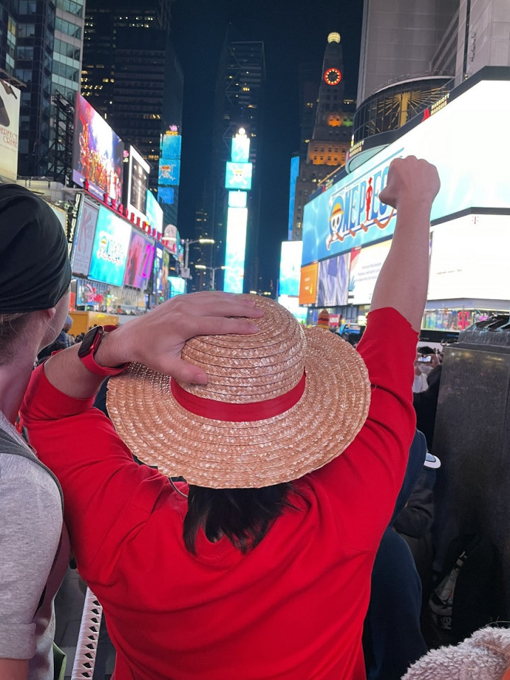 Jelang Penayangan Perdana Film One Piece: Red di AS, Kru Topi Jerami 'Bajak' New York Times Square