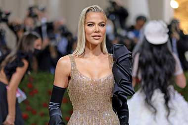 Khloe Kardashian Ungkap Ketakutan Kanker Kulit setelah Operasi Tumor