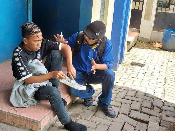 Aremania Rusdi, 10 Hari Diam di Stadion Kanjuruhan Menunggu 3 Teman yang Telah Berpulang