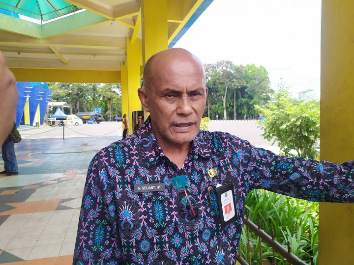 <i>Hmmmmm,</i> Temuan Botol Miras di Kanjuruhan yang Diklaim Polisi Ternyata Obat PMK