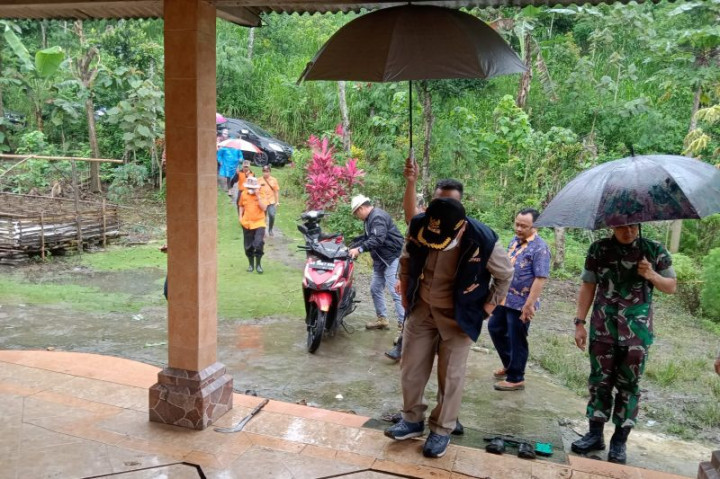 Warga Korban Tanah Retak di Tulungagung Jatim Mengungsi