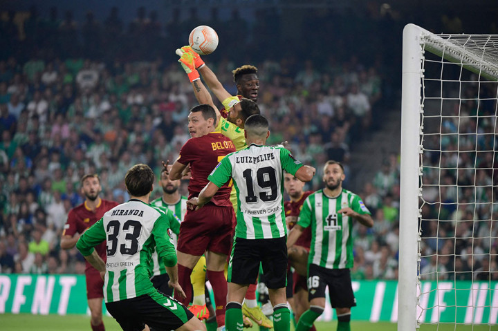 Liga Europa: AS Roma Vs Real Betis Imbang 1-1