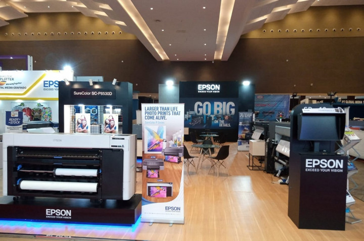 Epson Meluncurkan Jajaran Printer Foto SureColor Rol Ganda