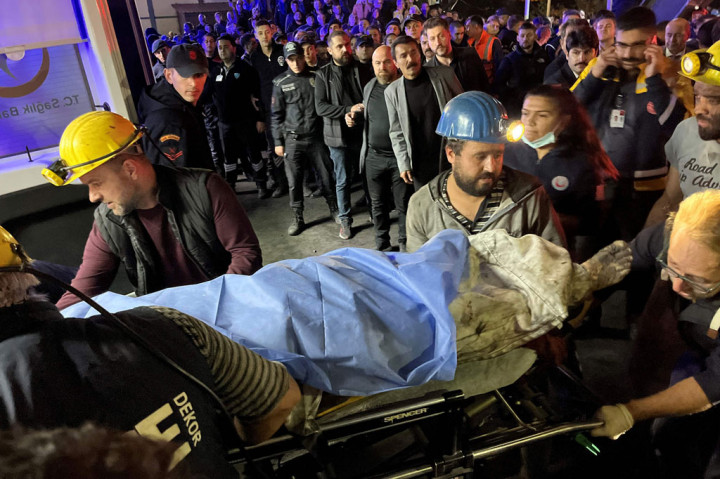 22 Tewas, Puluhan Terjebak dalam Ledakan Tambang di Turki