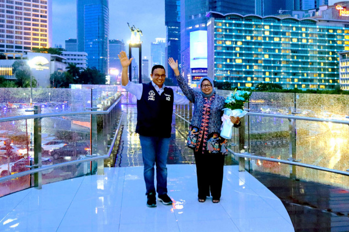 Momen Anies Baswedan Resmikan Halte TransJakarta Bundaran HI