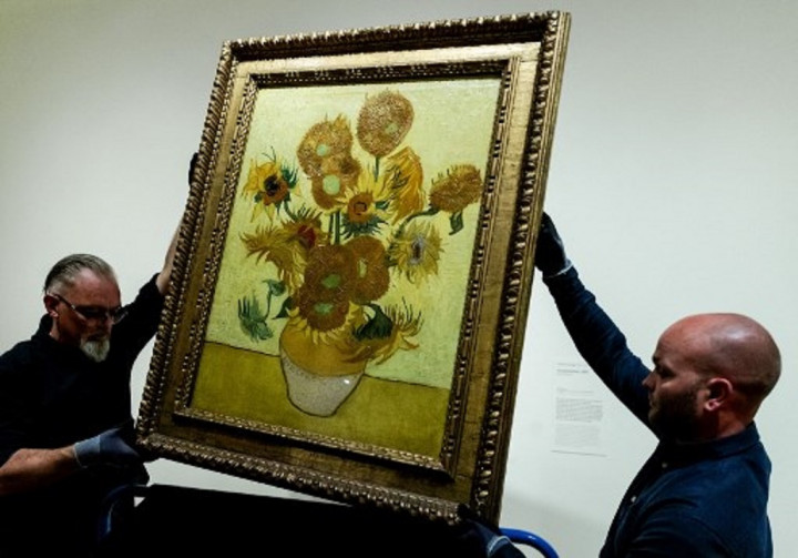 Ada-Ada Saja, Dua Aktivis Ditangkap Usai Lempar Sup ke Lukisan Van Gogh