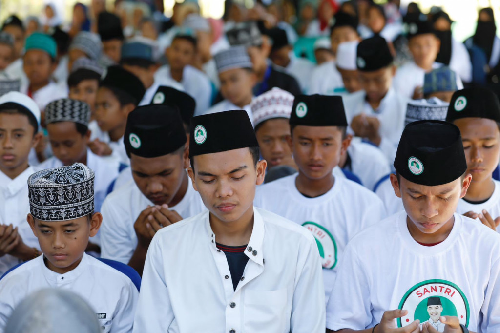 Punya Program Pengembangan Pendidikan, Ratusan Santri Dorong Ganjar Nyapres Punya Program Pengembangan Pendidikan, Ratusan Santri Dorong Ganjar Nyapres