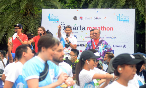 Menparekraf Lepas Peserta Jakarta Marathon 2022: Keep Safety Selama Berlari