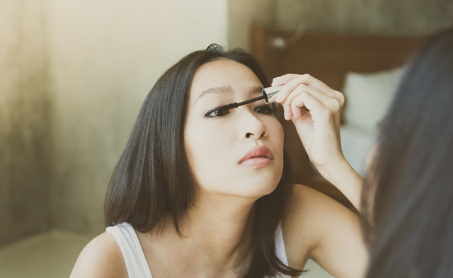 Awas Kedaluwarsa! 5 Tanda Produk Make Up Harus Segera Dibuang