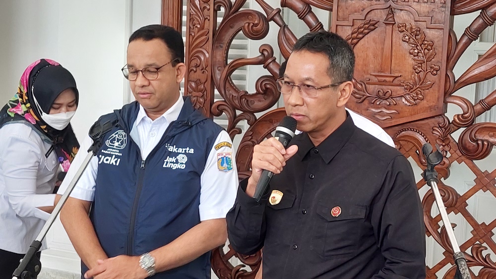 Anies Bekali Pj Gubernur Jakarta dengan Sebuah Dokumen