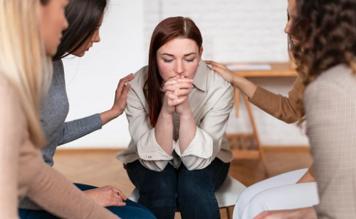 Lakukan Ini Ketika Temanmu Ingin Melukai Diri (Self Harm) Lakukan Ini Ketika Temanmu Ingin Melukai Diri (Self Harm)