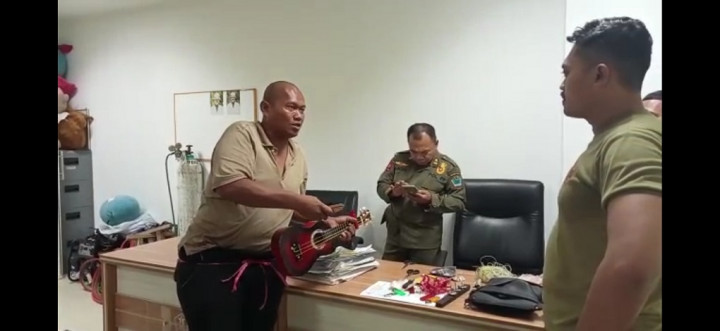 Viral, Tak Diberi Uang Pengamen di Malang Todongkan Pisau ke Pengendara