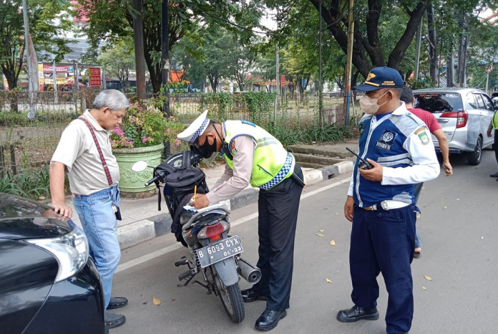 Pengendara Tak Pakai Helm Dominasi Pelanggaran Operasi Zebra Jaya 2022 di Kota Tangerang
