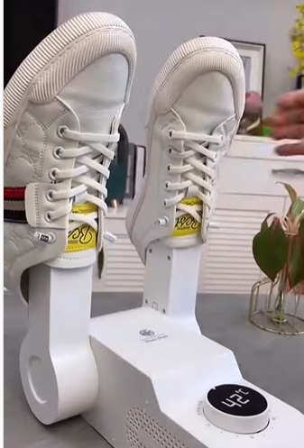  Electric Shoe Dryer Heater (Foto: @bo.wide)