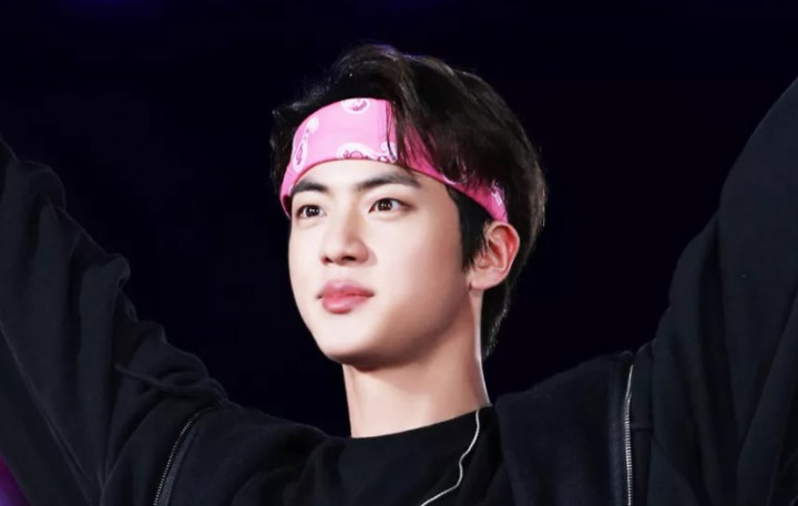 Jelang Wamil, Jin BTS Bakal Rilis <i>Single Solo</i> Bulan Ini