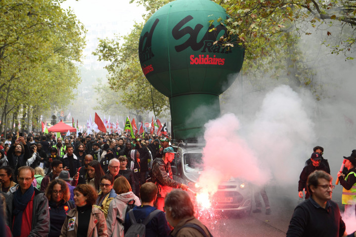 Paris Memanas! Ratusan Ribu Warga Gelar Unjuk Rasa Tolak Kenaikan Inflasi