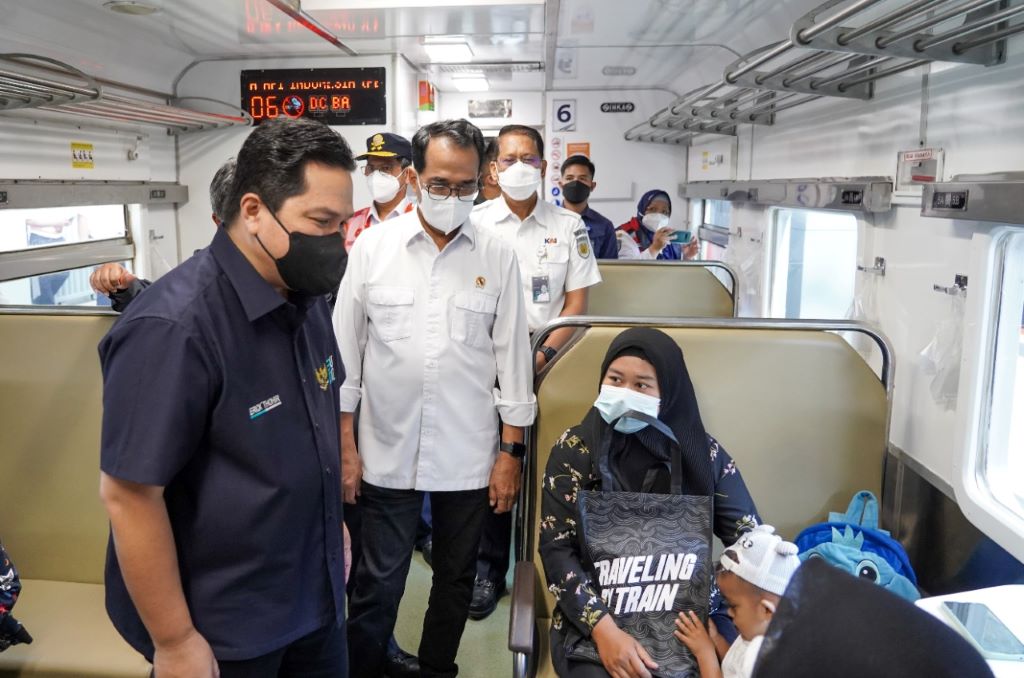 Kenaikan Jumlah Penumpang Dorong KAI Cetak Laba Rp740 Miliar Kenaikan Jumlah Penumpang Dorong KAI Cetak Laba Rp740 Miliar