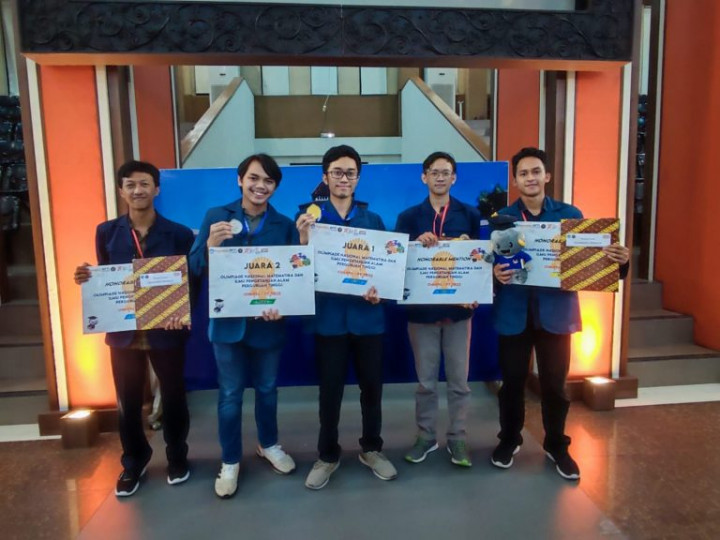 5 Mahasiswa Unair Bawa Pulang Medali di Olimpiade Nasional MIPA 2022