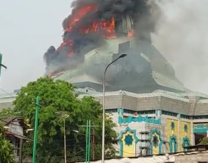 Masjid Raya Jakarta Islamic Center Terbakar