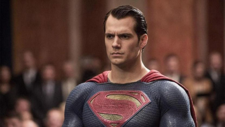 Henry Cavill Kembali Jadi Superman