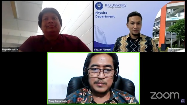 Pakar fisika dari University of Cambridge, United Kingdom (UK), Heribertus Bayu Hartanto. DOK IPB