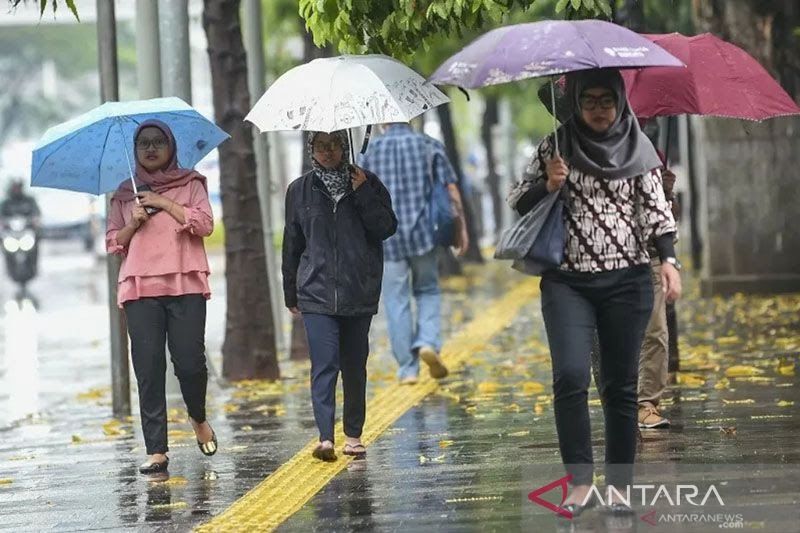 Sejumlah Kota Besar di Indonesia Diprediksi Hujan Lebat