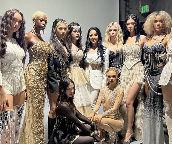 Bangga! Koleksi Desainer Indonesia Diana M Putri Pukau LA Fashion Week 2022