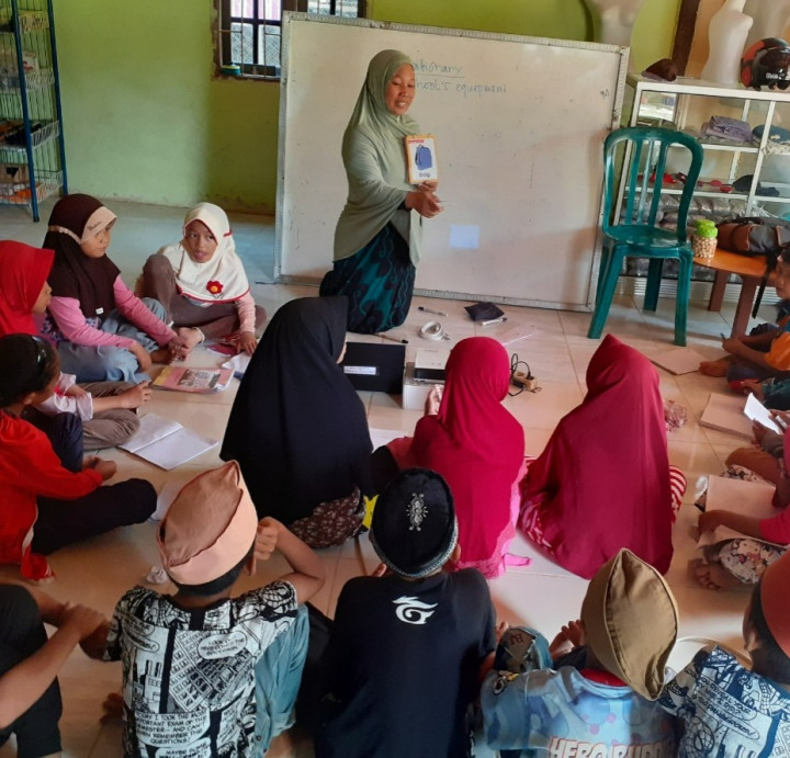 Kisah Rusia, Tingkatkan Nasionalisme Anak-Anak di Perbatasan RI-Malaysia Lewat Rumah Baca Teras